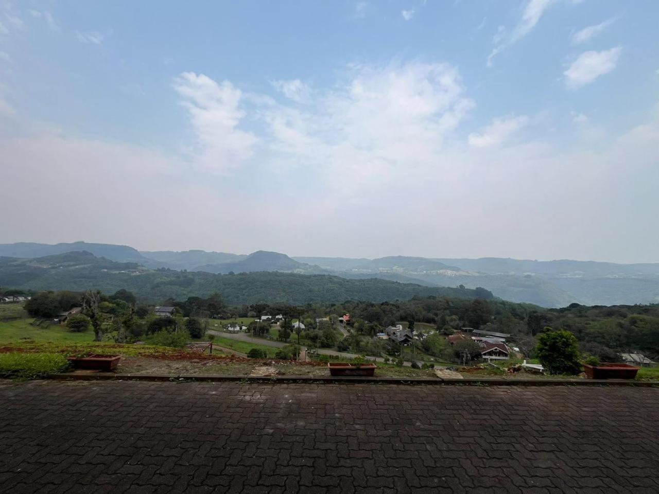 Residenciais Encantos Da Linha Bonita - Possui Uma Vista Maravilhosa Gramado Exterior photo